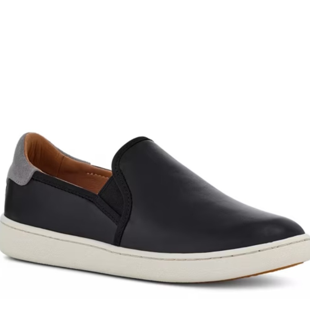 UGG Cas Black Leather Slip-On Loafer with Gray Heel Accent Women’s 8.5
